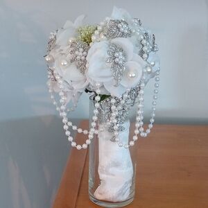 Elegant White Bridal Floral Bouquet with Pearls & Rhinestones, New.